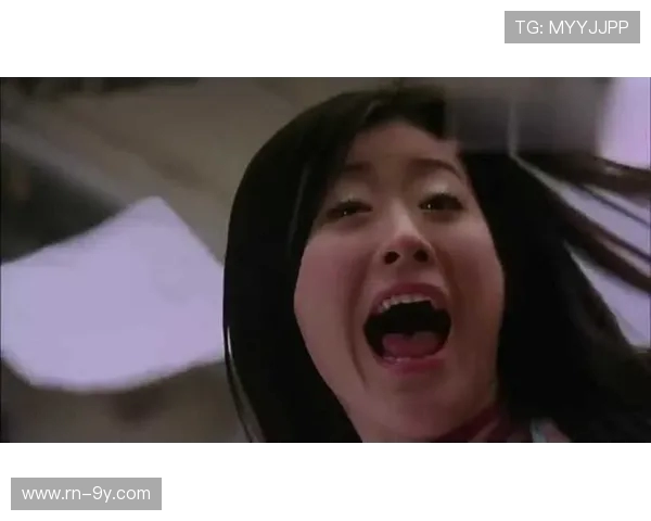 与美女携手畅享少林足球电影的轻松周末欢乐时光温馨难忘美好记忆